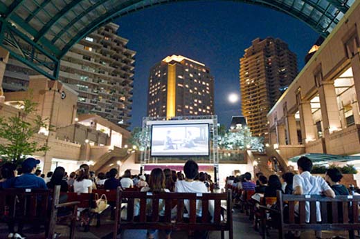 今週の土曜日から恵比寿ガーデンプレイスで「スターライトシネマ」開催！星空の下で映画が無料で見れる！
