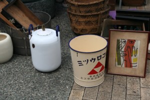 神奈川県大和市で月に一度行われる「やまとプロムナード古民具骨董市」へ行ってきました。アンティーク雑貨を探すならフリマより絶対骨董市がおすすめ！