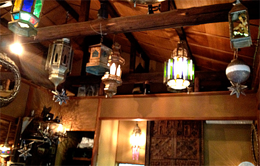 世田谷区弦巻にある、スペイン料理とモロッコ家具のお店「弦巻茶屋」に行って来ました。